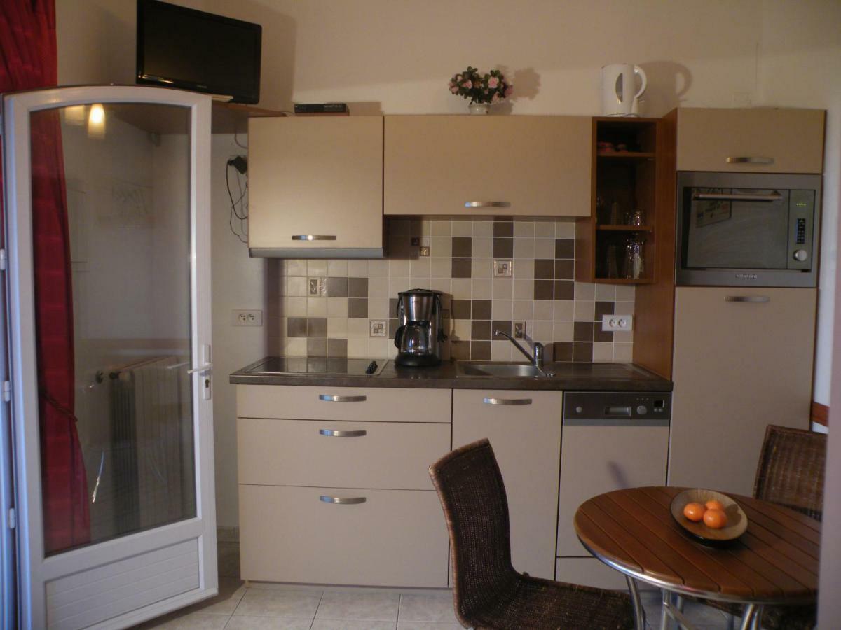 Villa Liamone Studio Fuer 3 Personen , 400 M Vom Strand, Pool, Klimaanlage サゴーヌ エクステリア 写真